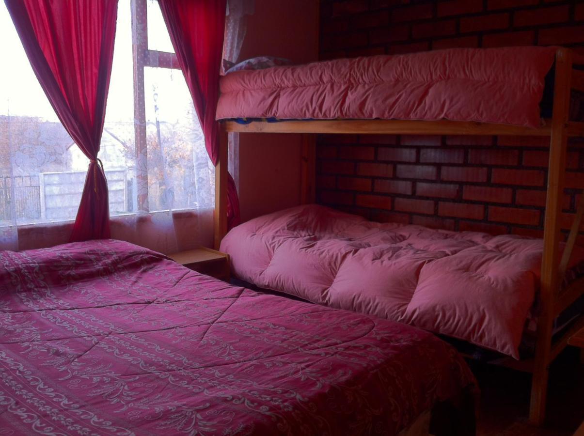 Hostel Melinda Пуерто Наталес Екстериор снимка